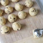This super easy No Bake Chocolate Chip Cookies Ball recipe is a new favorite. I am such a big fan of anything that is no bake and chocolate, so I was pretty sure I would love this recipe. - Teaspoon of Goodness