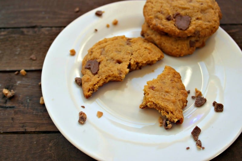 These Heath Bar Cookies with Peanut Butter are an amazing creation of favorite flavors combined into one delicious sweet morsel. - Teaspoon Of Goodness