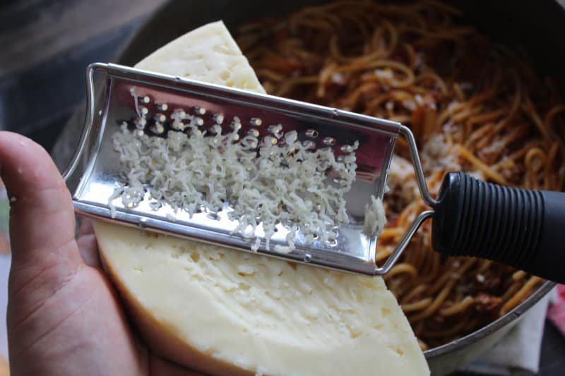 Busy nights call for quick meals and I often need to cut corners without cutting out the quality and flavor of my meals - a one pot pasta dinner to the rescue! - Teaspoon of Goodness