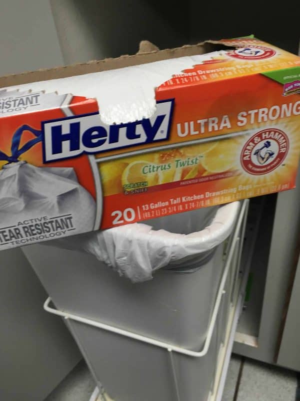 Use an odor neutralizer trash bag #heftyheftyhefty